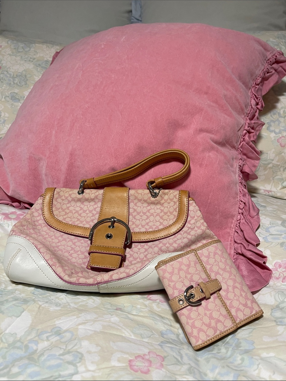 Very RARE  🩷CANVAS AND LEATHER COACH, PINK SIGNATURE  HANDBAG WITH WALLET